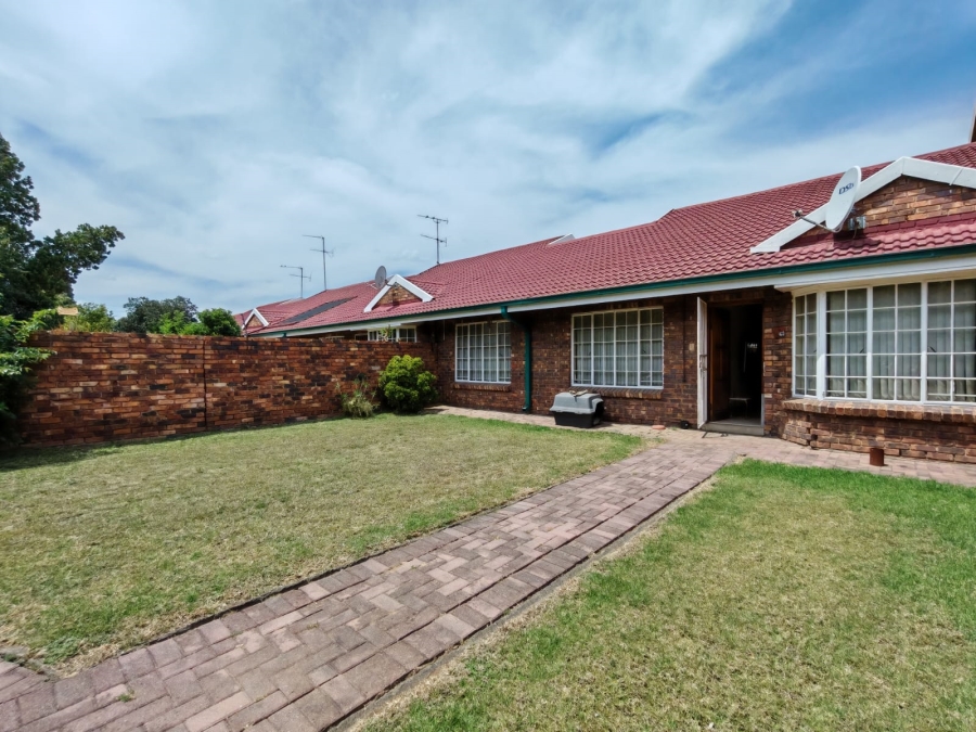3 Bedroom Property for Sale in Three Rivers Gauteng