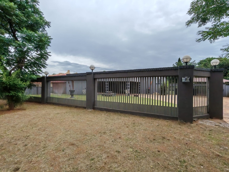 4 Bedroom Property for Sale in Three Rivers East Gauteng