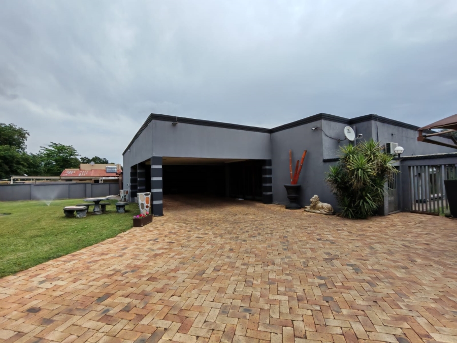4 Bedroom Property for Sale in Three Rivers East Gauteng