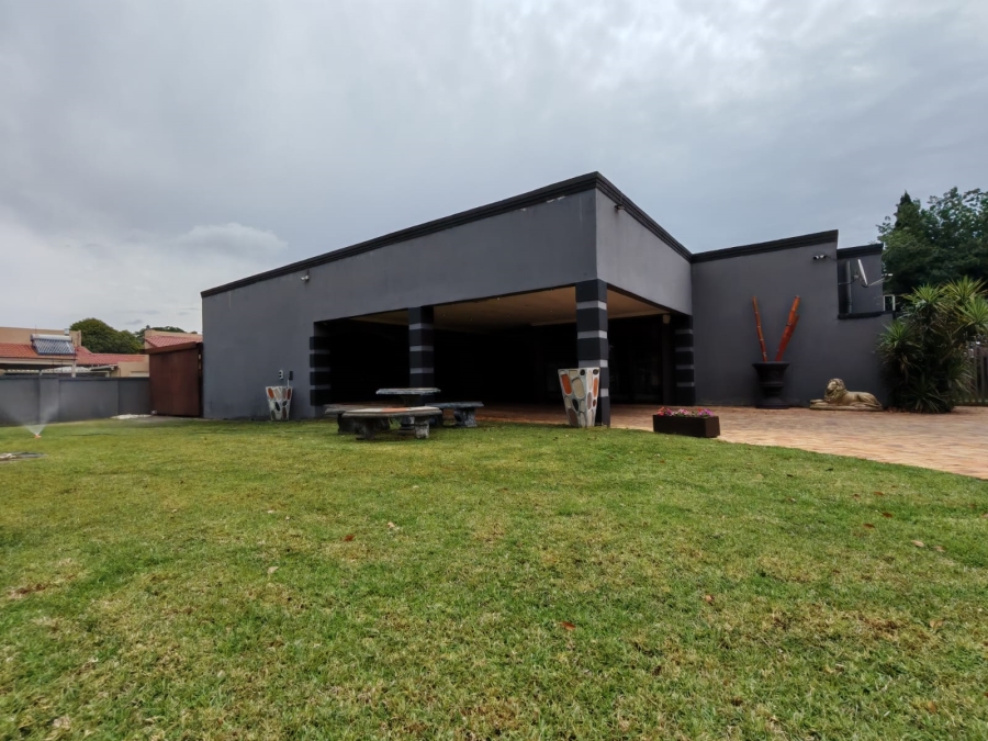 4 Bedroom Property for Sale in Three Rivers East Gauteng