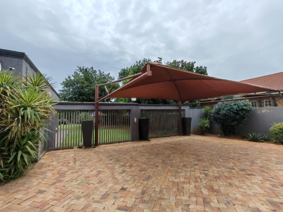 4 Bedroom Property for Sale in Three Rivers East Gauteng