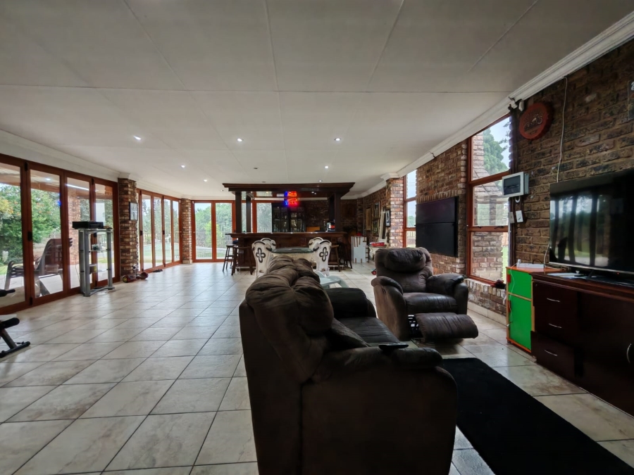 4 Bedroom Property for Sale in Three Rivers East Gauteng