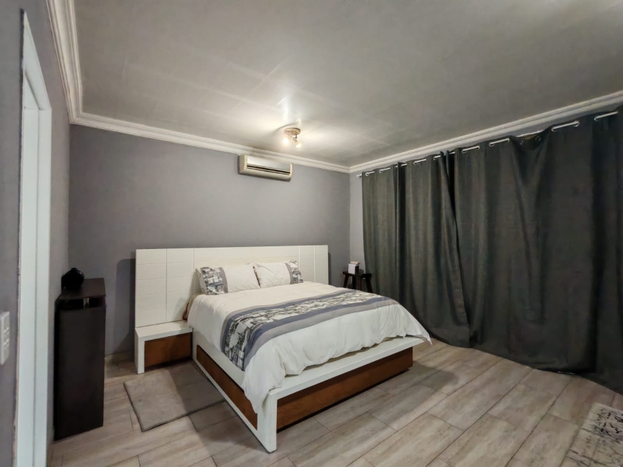 4 Bedroom Property for Sale in Three Rivers East Gauteng