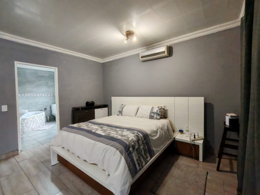 4 Bedroom Property for Sale in Three Rivers East Gauteng