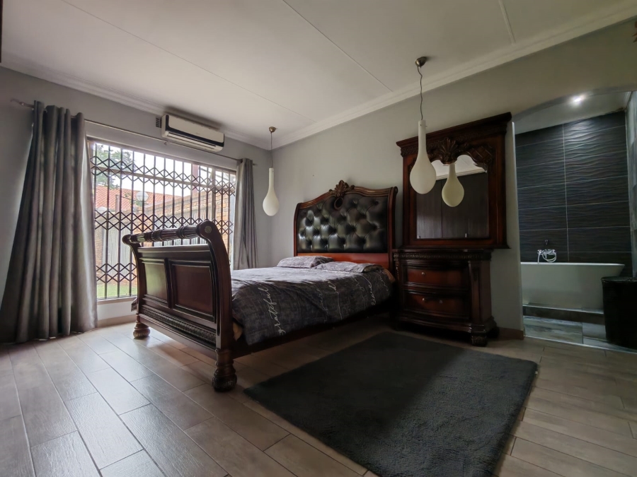 4 Bedroom Property for Sale in Three Rivers East Gauteng