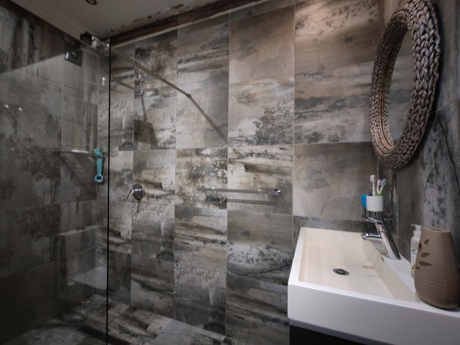 4 Bedroom Property for Sale in Three Rivers East Gauteng