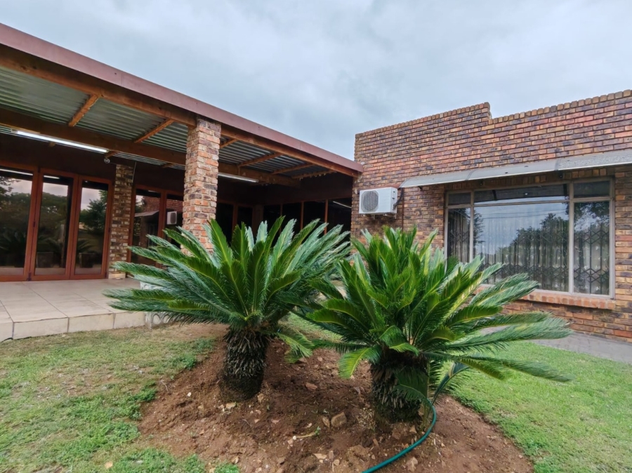 4 Bedroom Property for Sale in Three Rivers East Gauteng