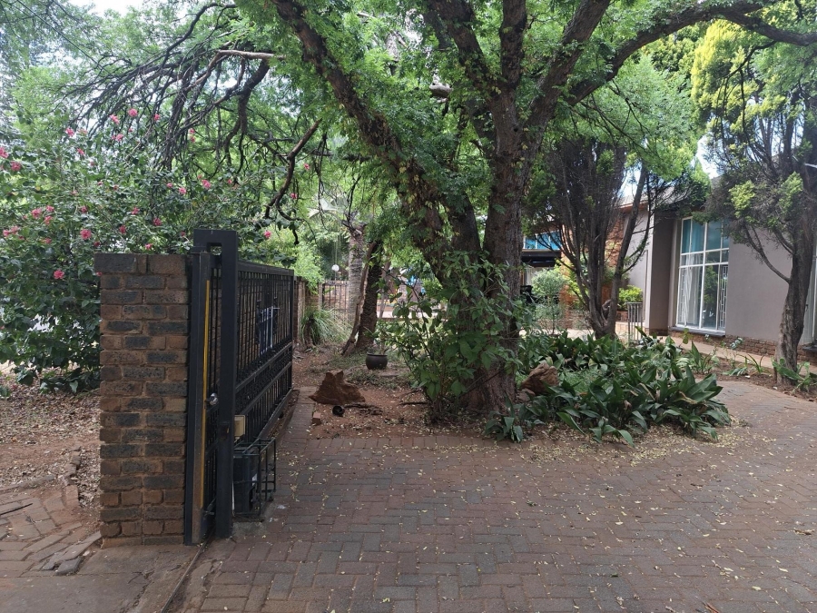 4 Bedroom Property for Sale in Sinoville Gauteng
