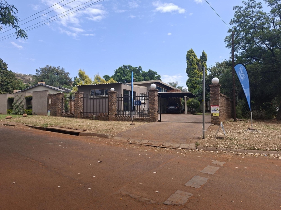 4 Bedroom Property for Sale in Sinoville Gauteng