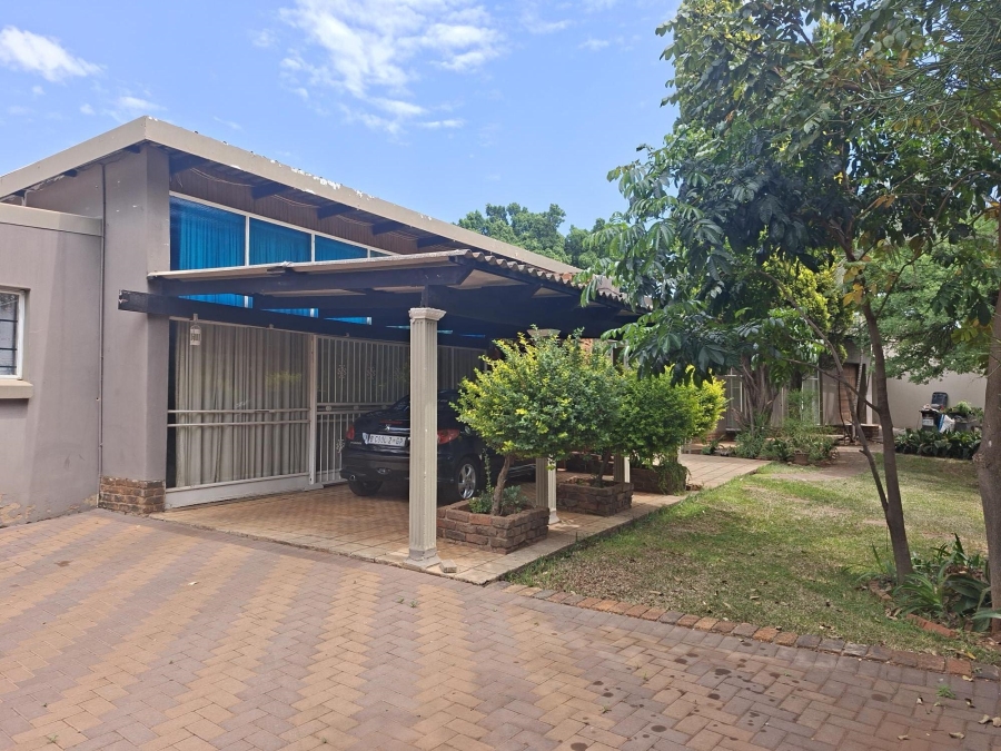 4 Bedroom Property for Sale in Sinoville Gauteng
