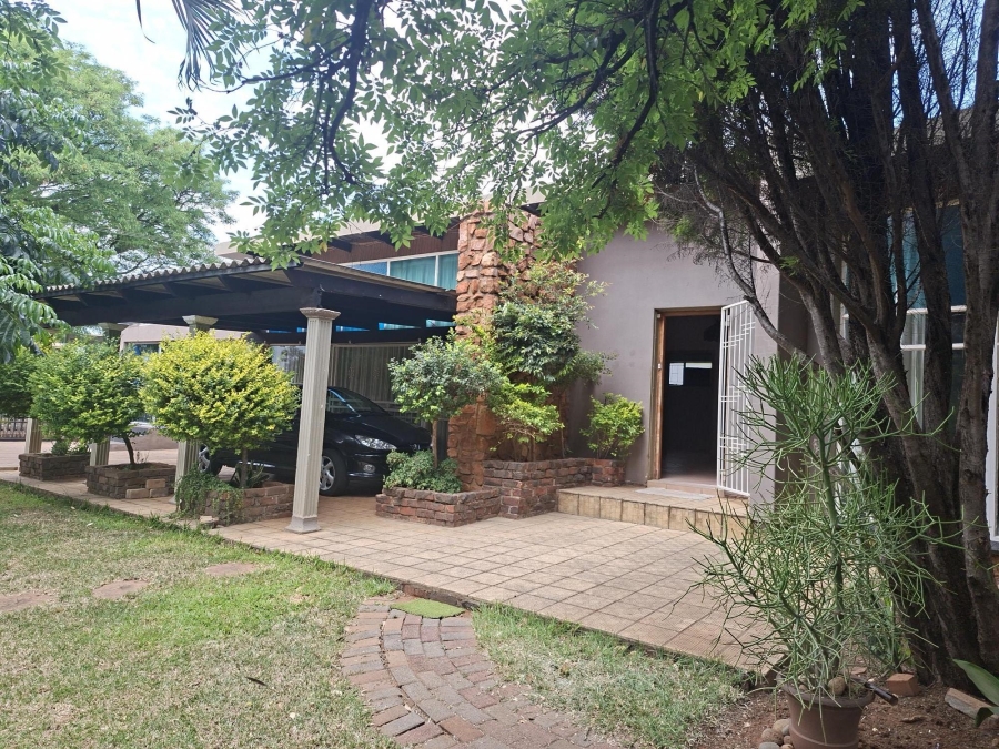 4 Bedroom Property for Sale in Sinoville Gauteng