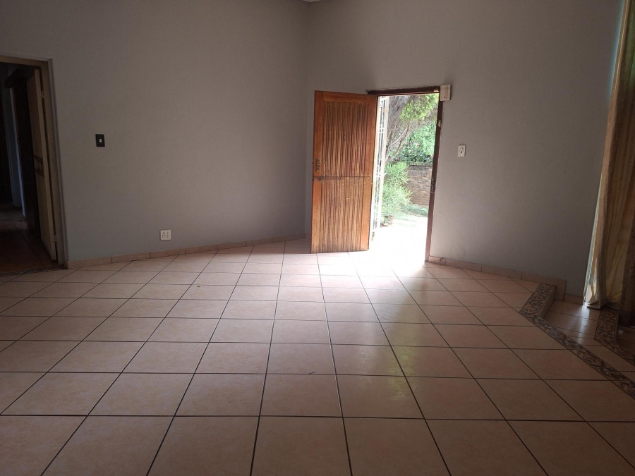 4 Bedroom Property for Sale in Sinoville Gauteng