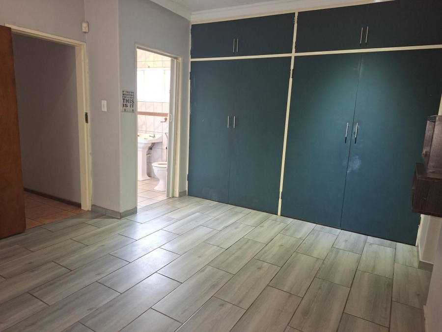 4 Bedroom Property for Sale in Sinoville Gauteng