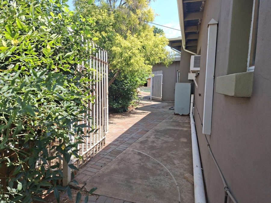 4 Bedroom Property for Sale in Sinoville Gauteng