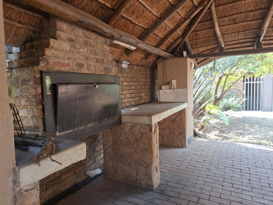 4 Bedroom Property for Sale in Sinoville Gauteng