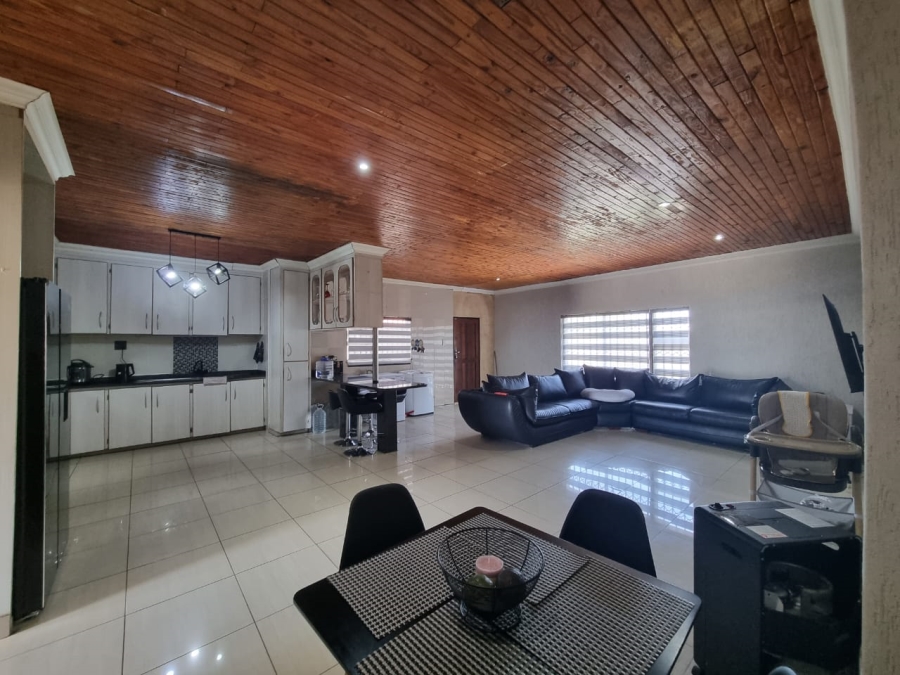 4 Bedroom Property for Sale in Bedworth Park Gauteng