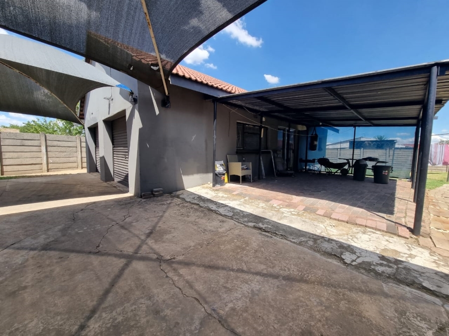 4 Bedroom Property for Sale in Bedworth Park Gauteng