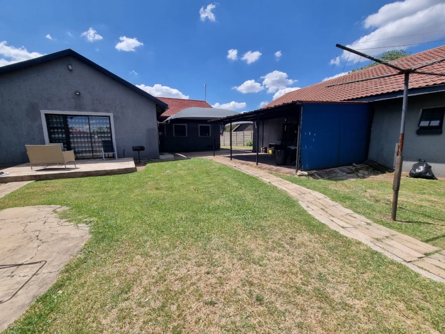 4 Bedroom Property for Sale in Bedworth Park Gauteng