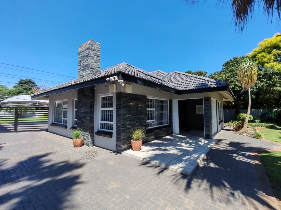 4 Bedroom Property for Sale in Risiville Gauteng