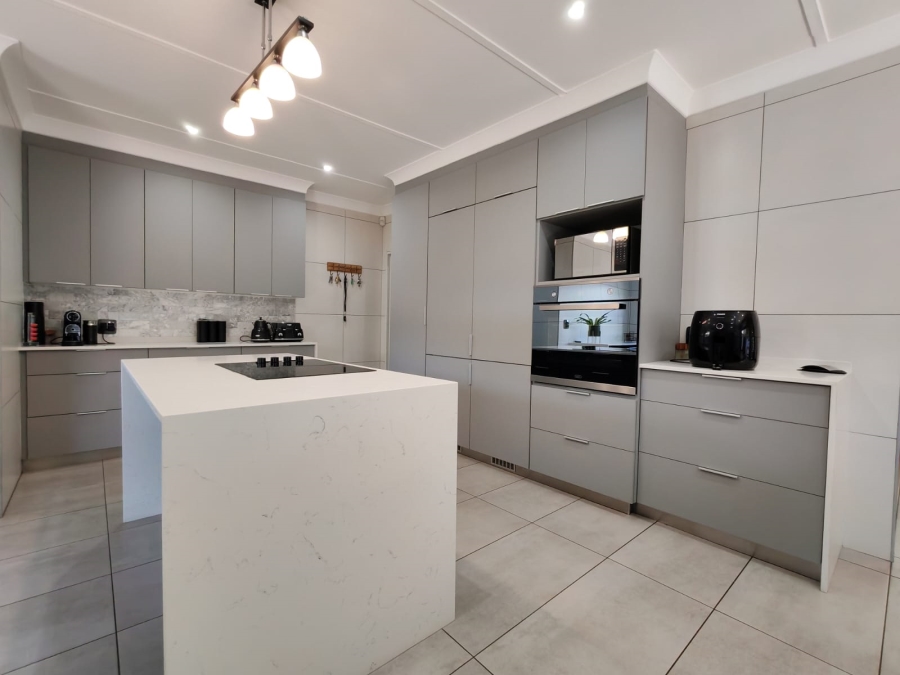 4 Bedroom Property for Sale in Risiville Gauteng
