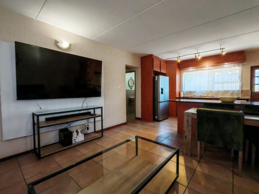 2 Bedroom Property for Sale in Three Rivers Proper Gauteng