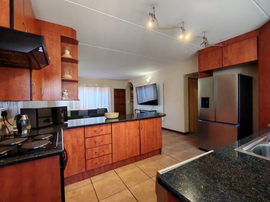2 Bedroom Property for Sale in Three Rivers Proper Gauteng