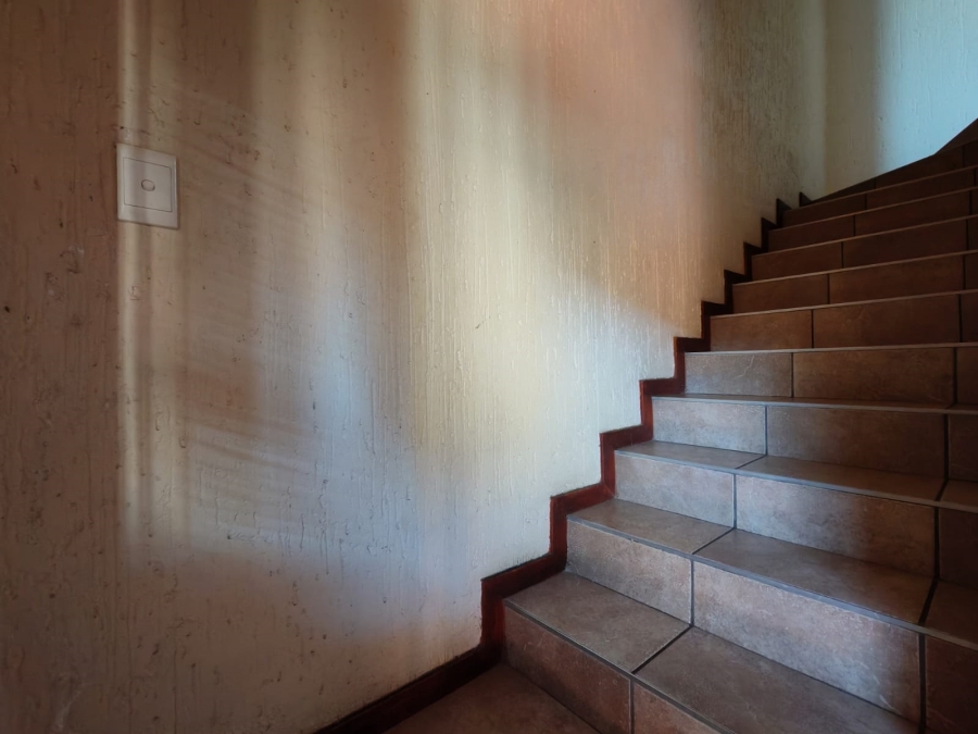 2 Bedroom Property for Sale in Three Rivers Proper Gauteng