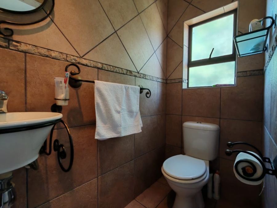 2 Bedroom Property for Sale in Three Rivers Proper Gauteng