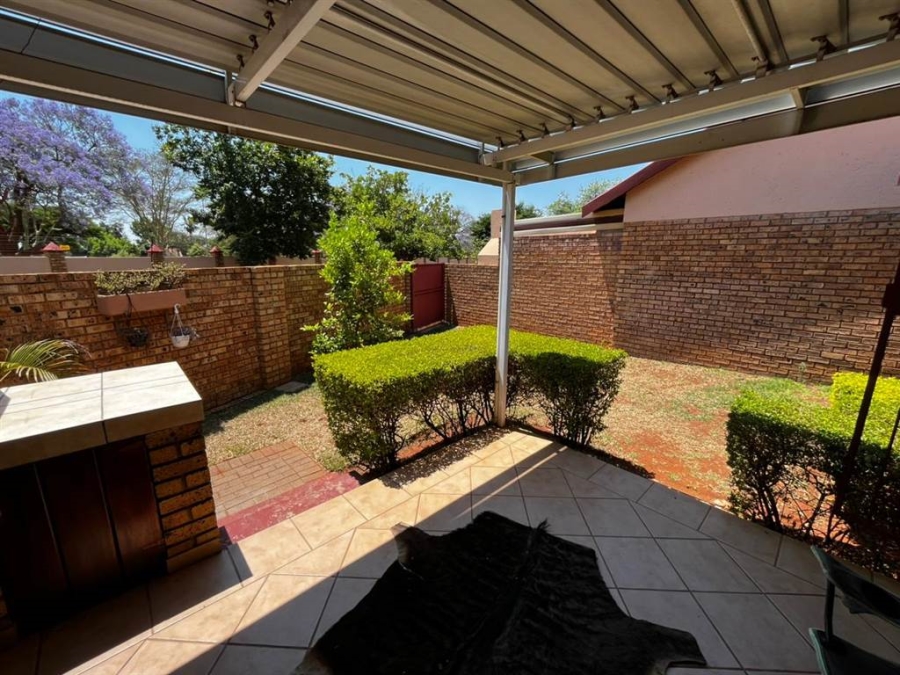 2 Bedroom Property for Sale in Magalieskruin Gauteng