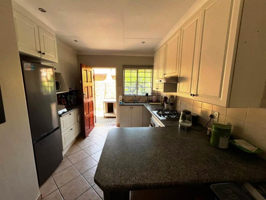 2 Bedroom Property for Sale in Magalieskruin Gauteng