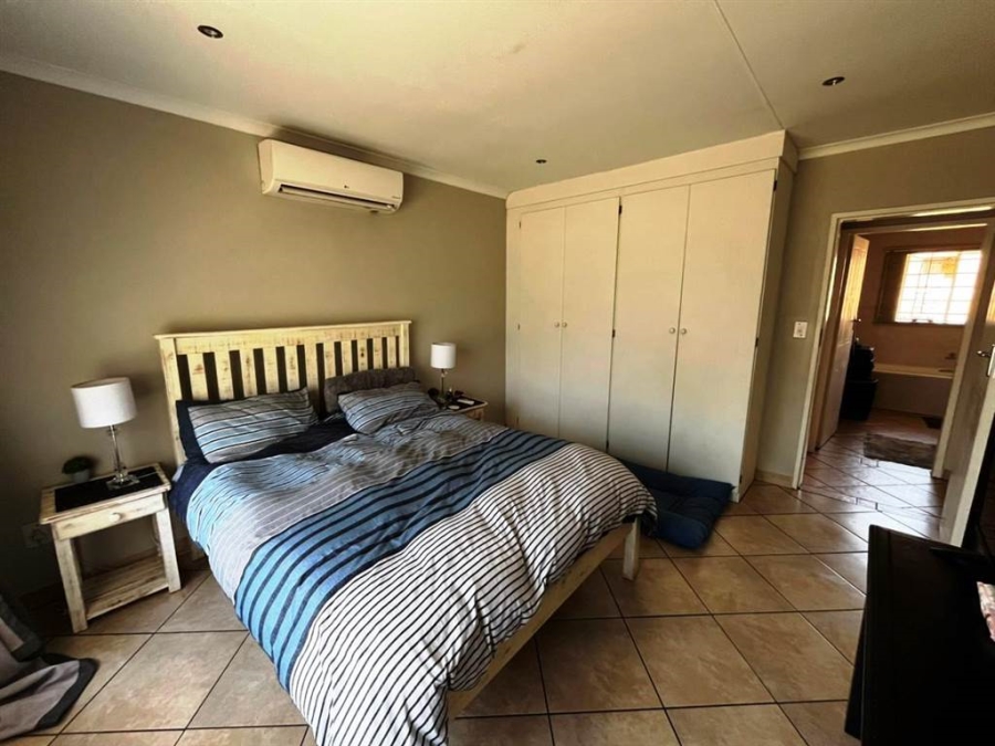 2 Bedroom Property for Sale in Magalieskruin Gauteng