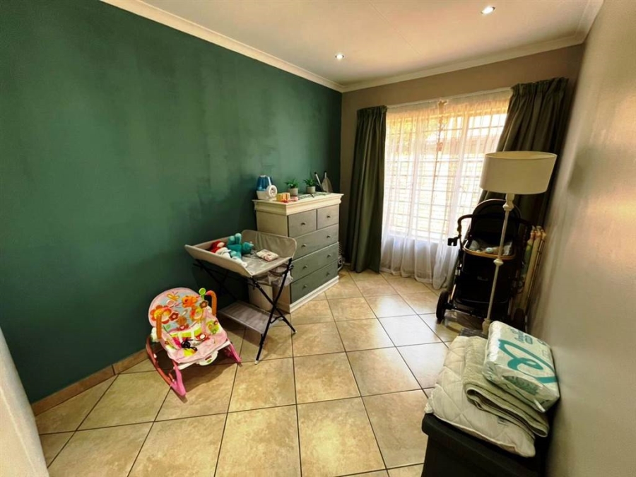 2 Bedroom Property for Sale in Magalieskruin Gauteng
