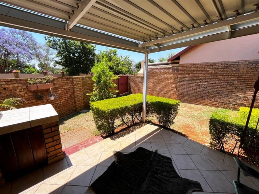 2 Bedroom Property for Sale in Magalieskruin Gauteng