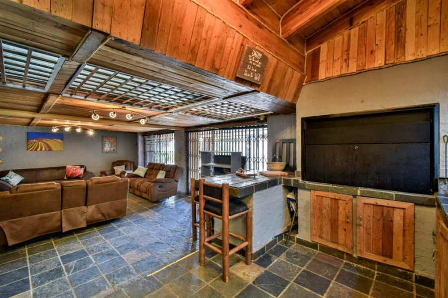 4 Bedroom Property for Sale in Theresa Park Gauteng