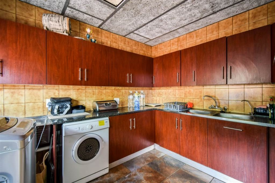 4 Bedroom Property for Sale in Theresa Park Gauteng