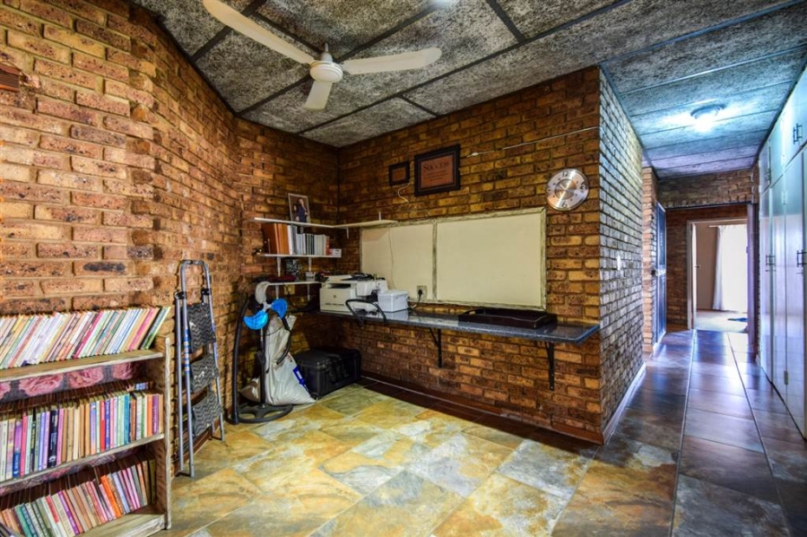 4 Bedroom Property for Sale in Theresa Park Gauteng