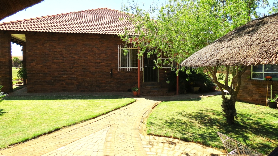 2 Bedroom Property for Sale in Hillside Gauteng