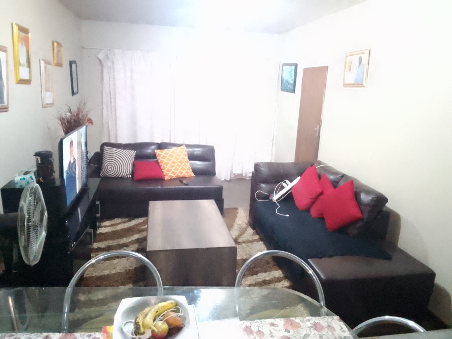 1 Bedroom Property for Sale in Luipaardsvlei Gauteng