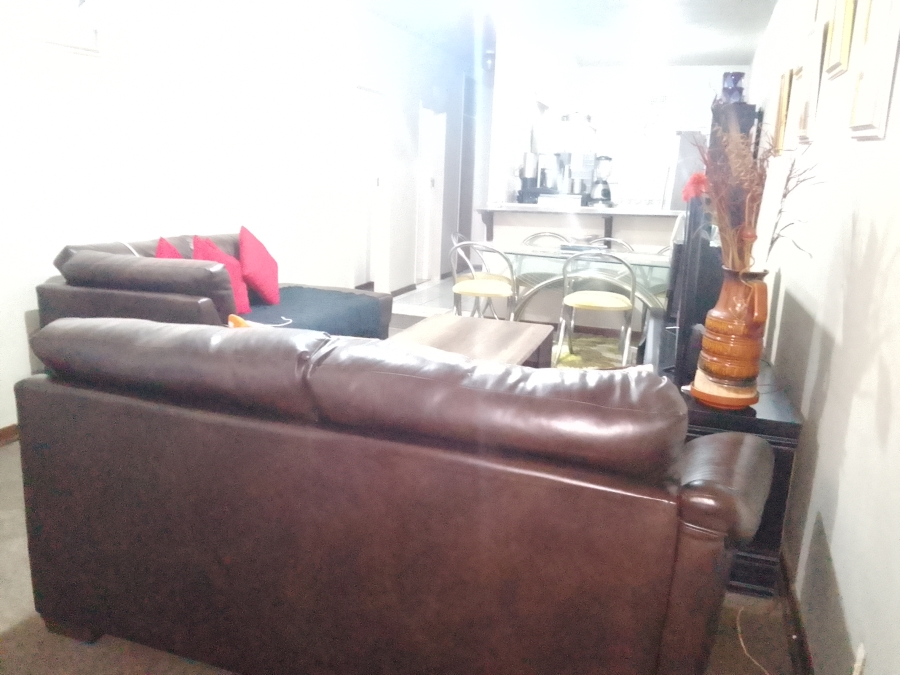 1 Bedroom Property for Sale in Luipaardsvlei Gauteng