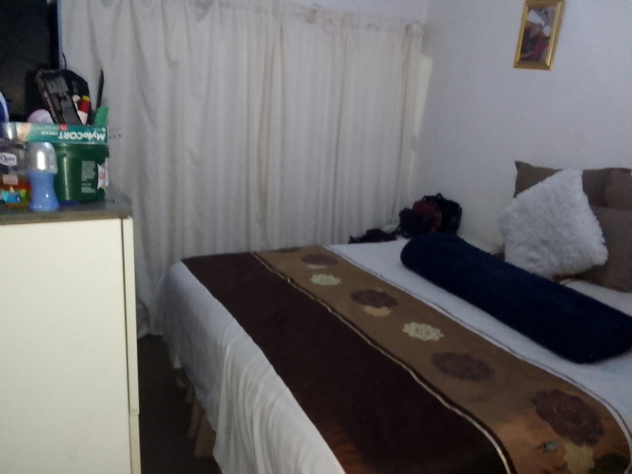 1 Bedroom Property for Sale in Luipaardsvlei Gauteng