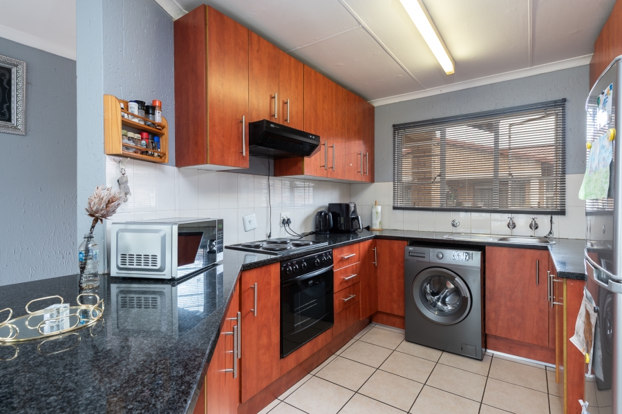 2 Bedroom Property for Sale in Ridgeway Gauteng