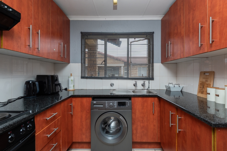 2 Bedroom Property for Sale in Ridgeway Gauteng