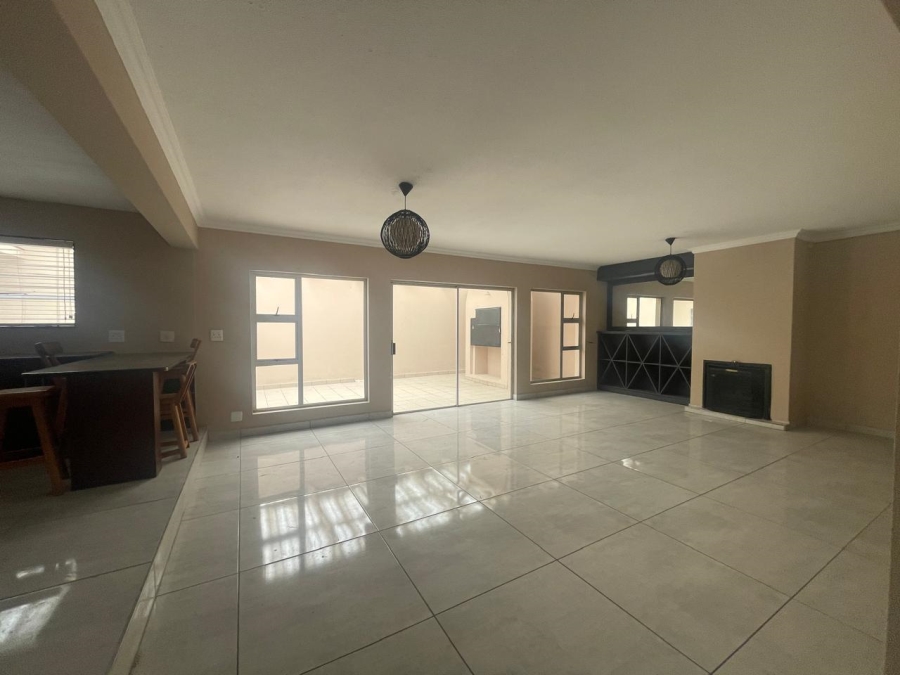 3 Bedroom Property for Sale in Three Rivers Proper Gauteng
