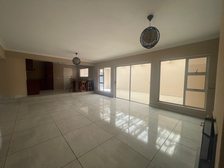 3 Bedroom Property for Sale in Three Rivers Proper Gauteng