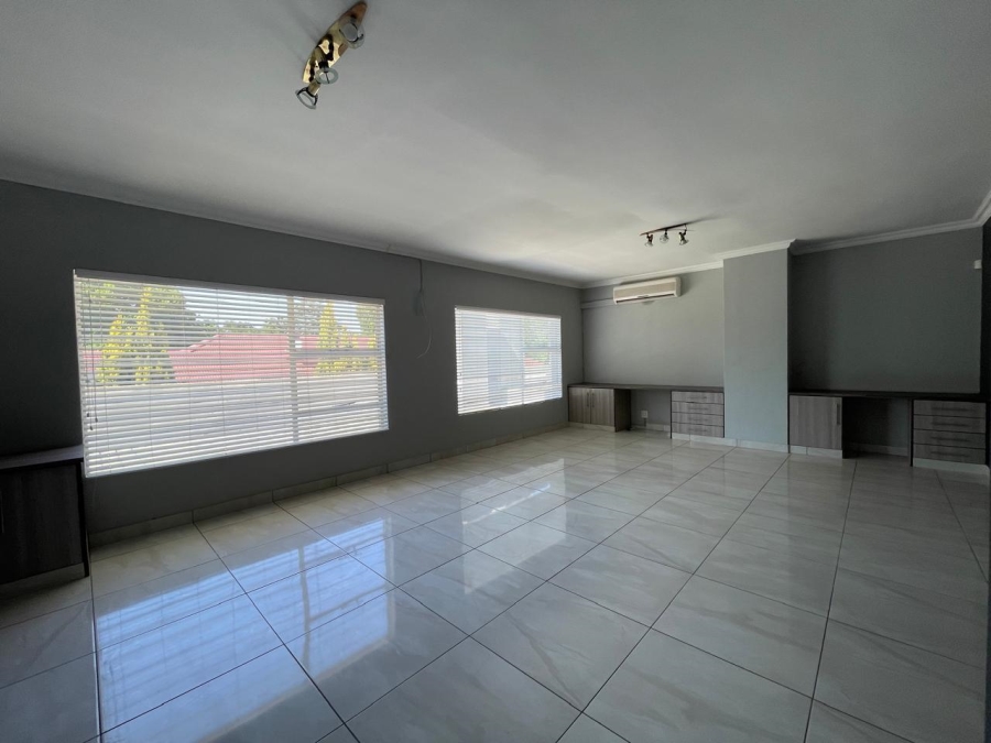 3 Bedroom Property for Sale in Three Rivers Proper Gauteng