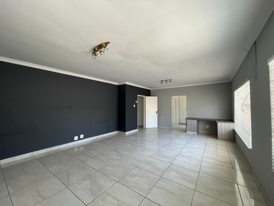 3 Bedroom Property for Sale in Three Rivers Proper Gauteng