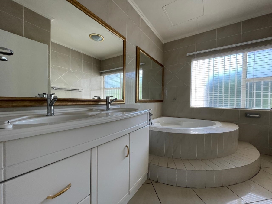 3 Bedroom Property for Sale in Three Rivers Proper Gauteng