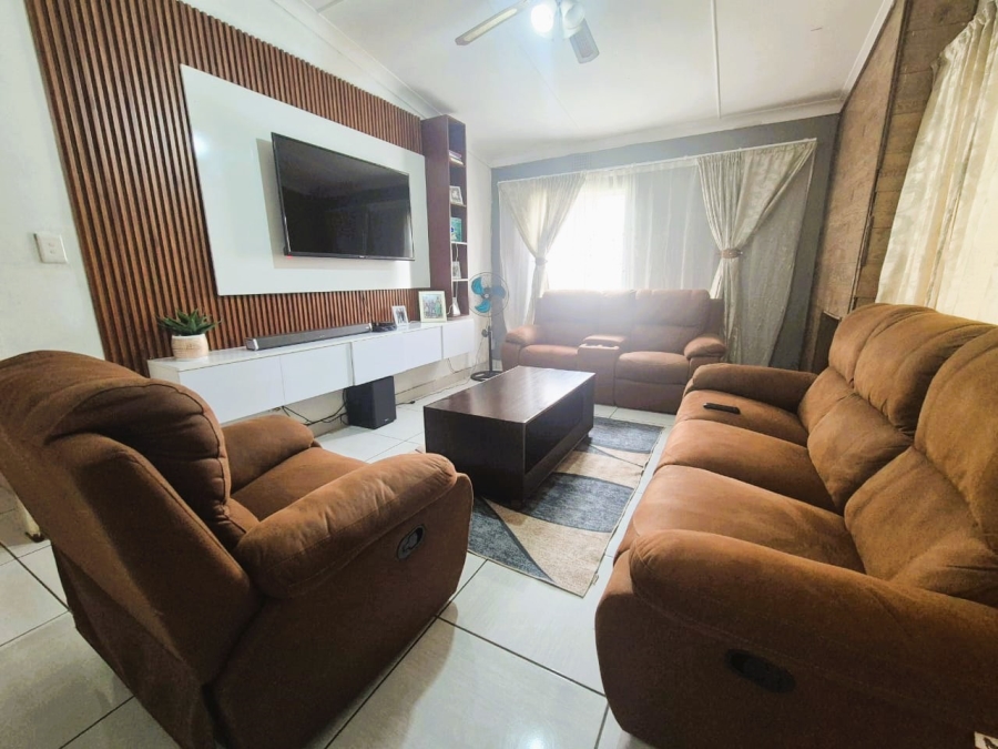 3 Bedroom Property for Sale in Sonland Park Gauteng