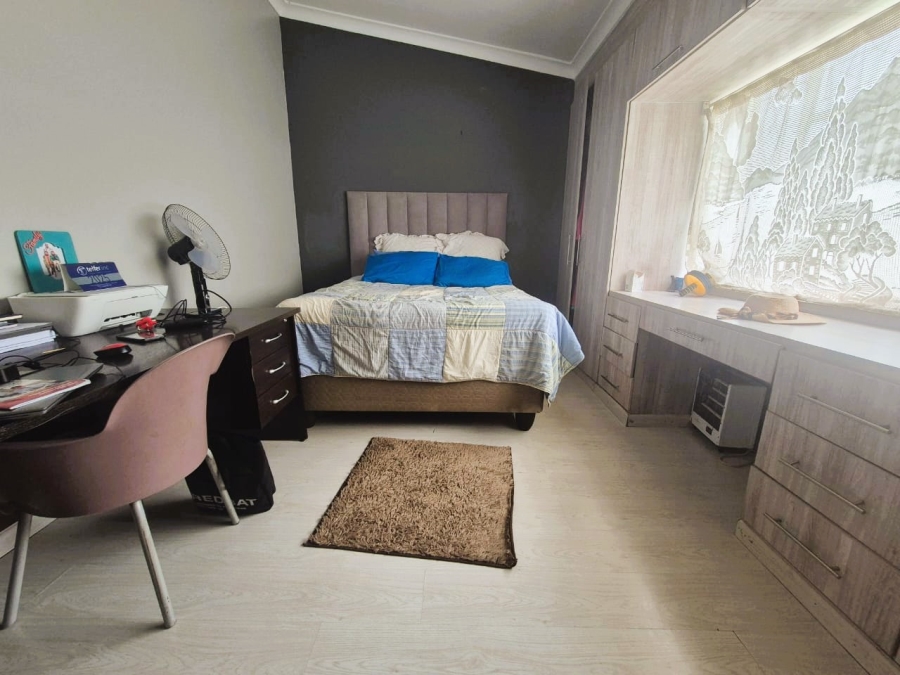 3 Bedroom Property for Sale in Sonland Park Gauteng