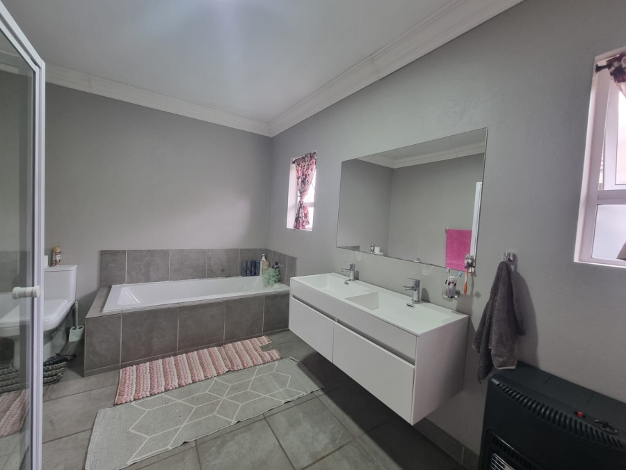 3 Bedroom Property for Sale in Arcon Park Gauteng